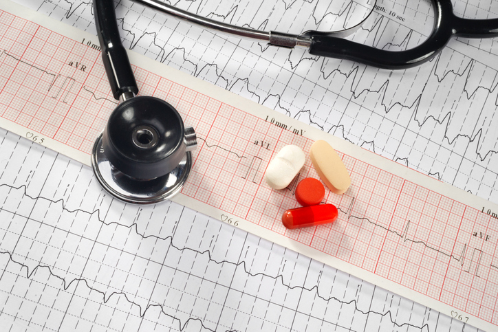 EKG-registrering med fonendoskop och medicinering