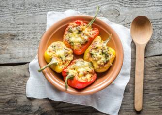 Hälsosamt recept med färsk paprika: Hur gör man fyllda rostade paprikor?