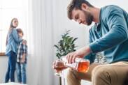 Alkoholism: ett vanligt problem i familjer? Orsaker, symtom och stadier